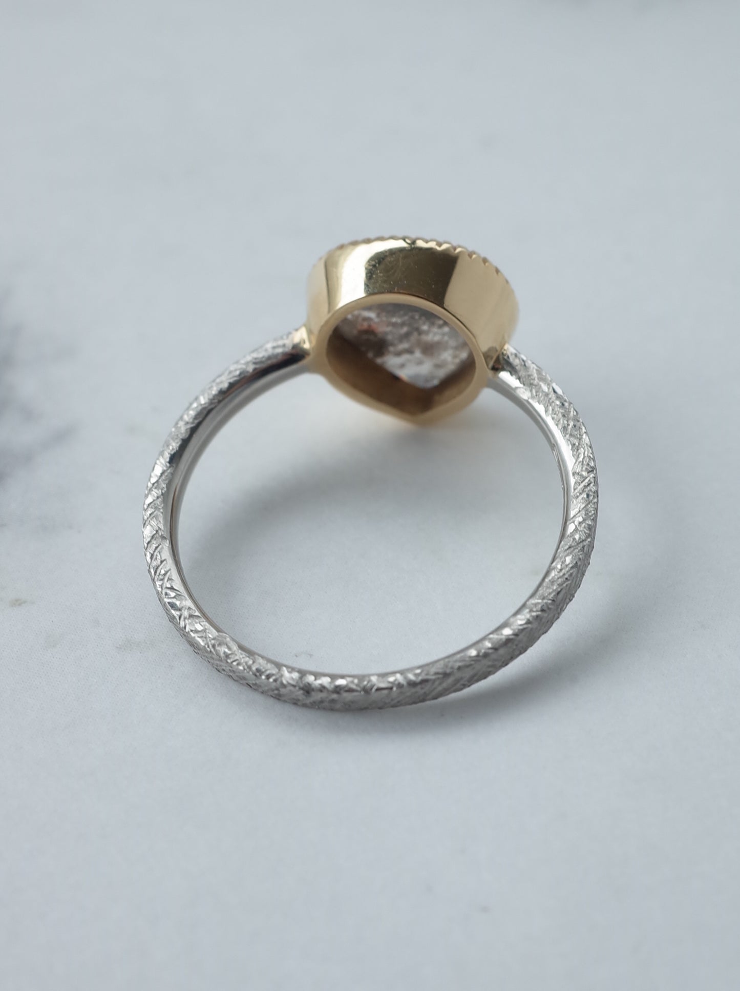 ソルトアンドペッパーダイヤモンドのリング - 1