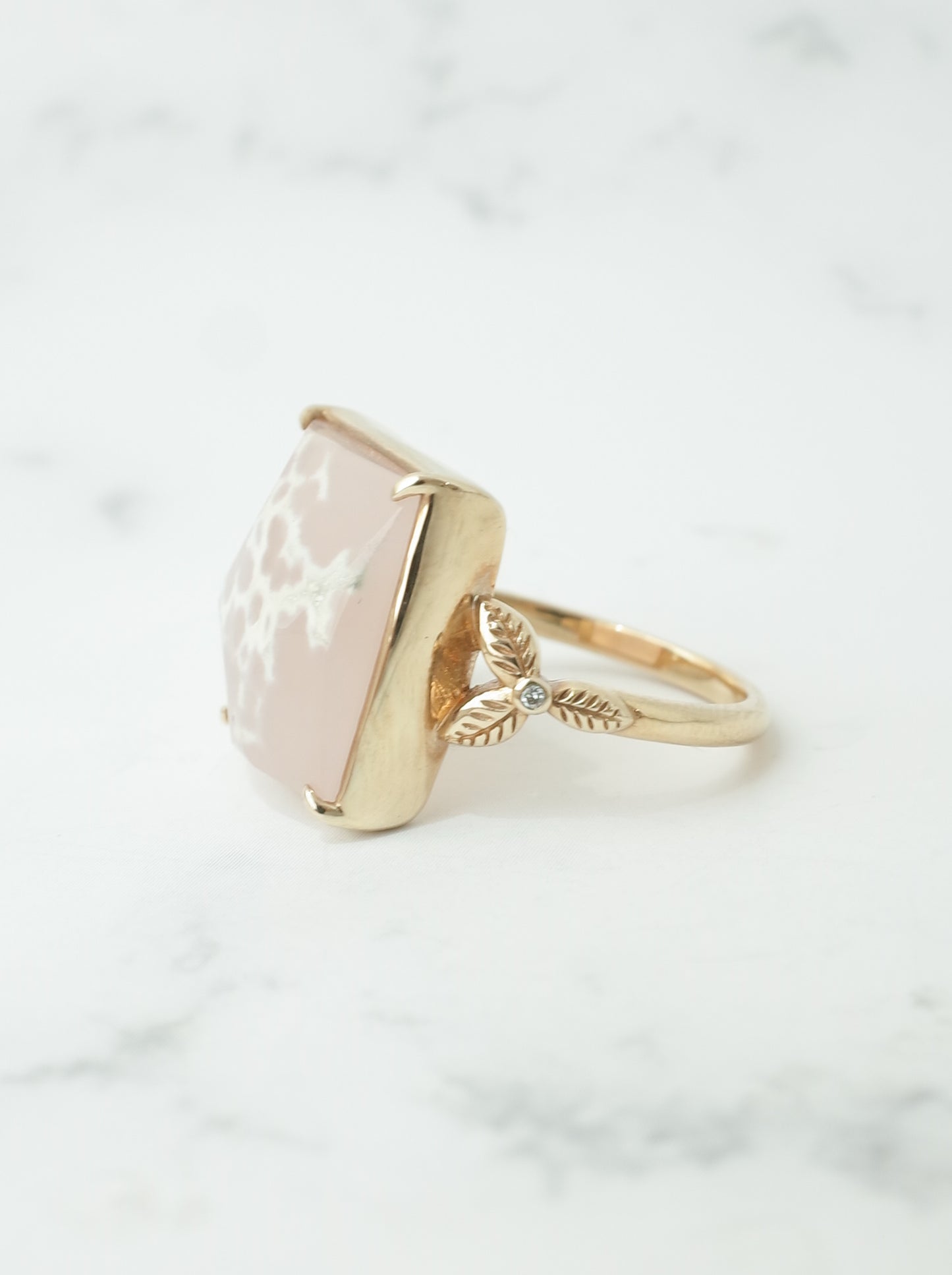 カルサイトインクォーツの三つ葉リング