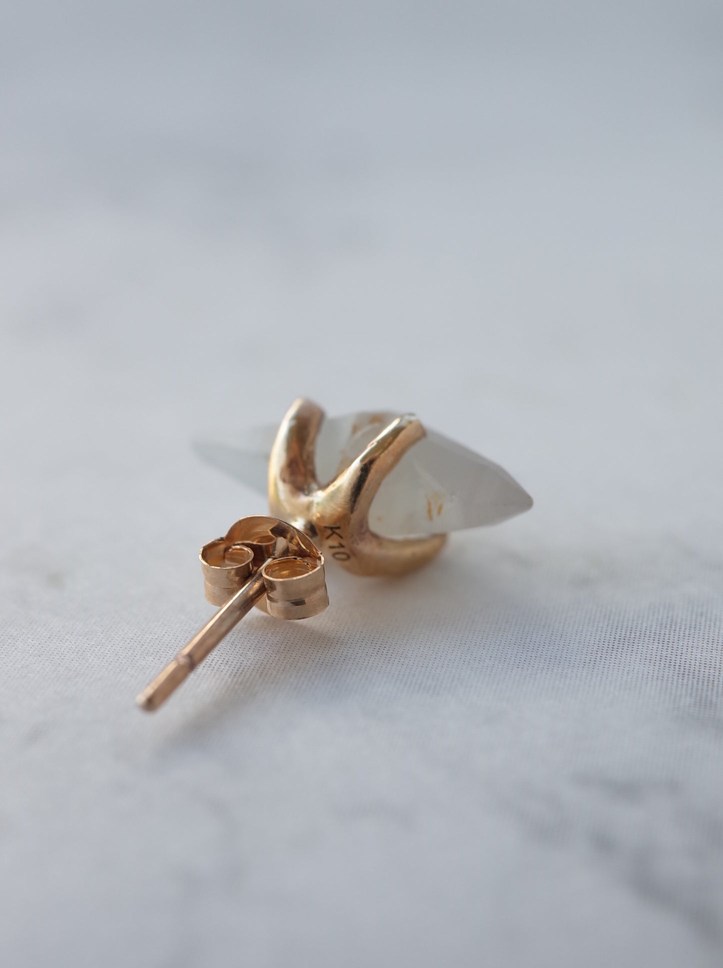サファイアクリスタルの片耳スタッドピアス - 1