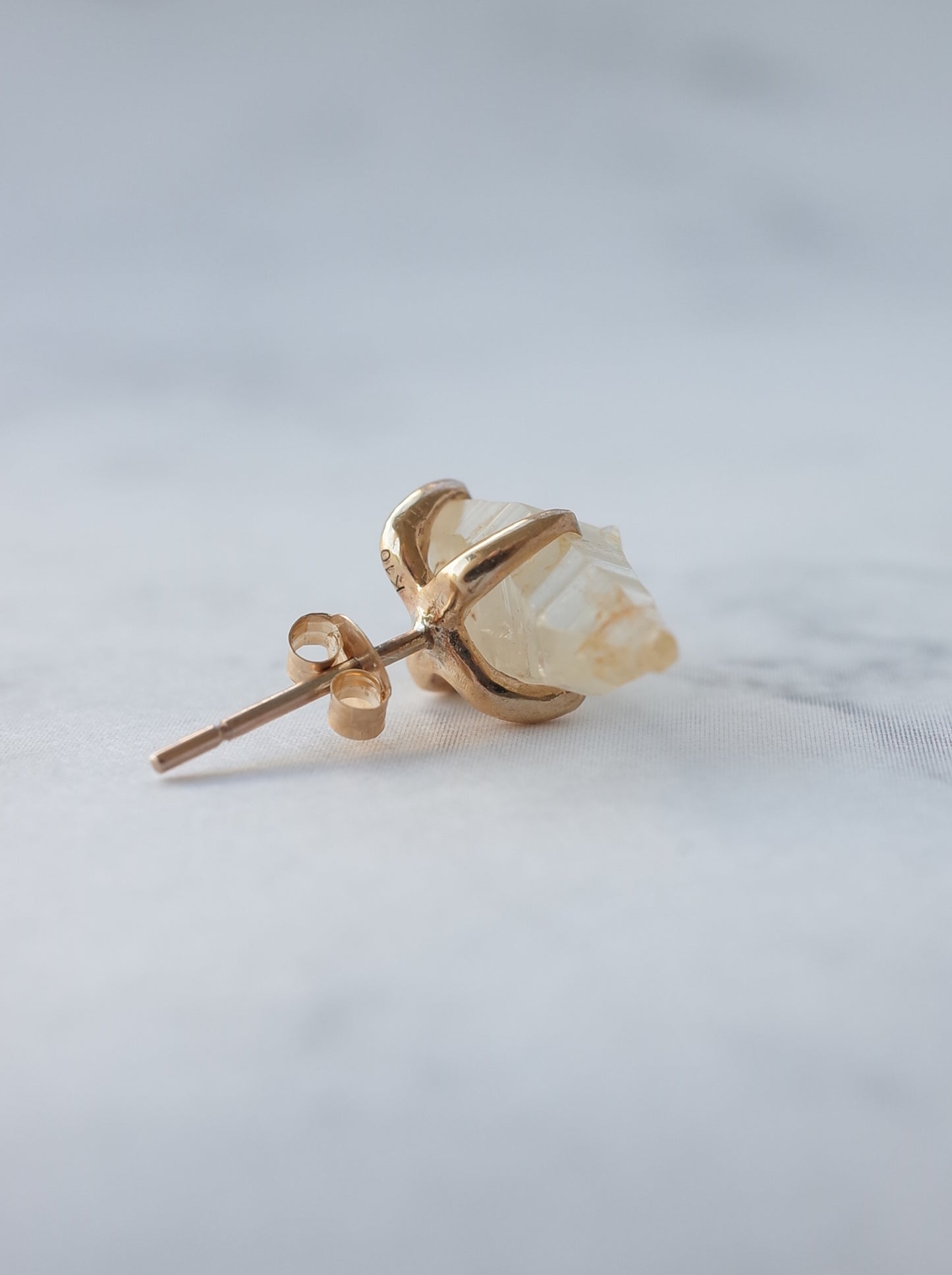 サファイアクリスタルの片耳スタッドピアス - 6