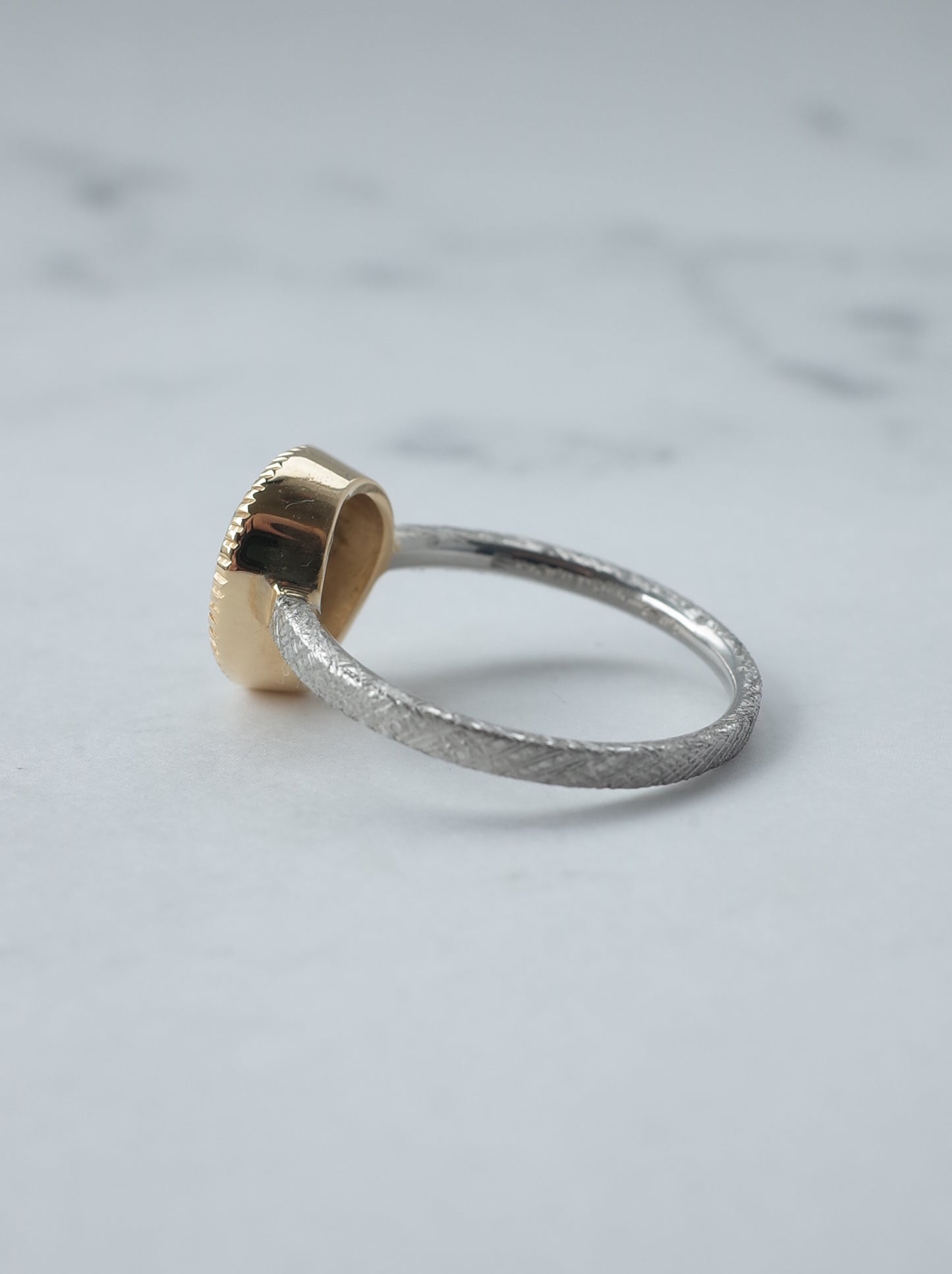 ソルトアンドペッパーダイヤモンドのリング - 1