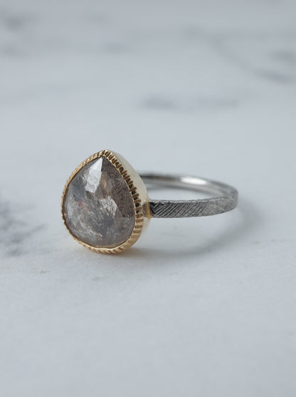 ソルトアンドペッパーダイヤモンドのリング - 1