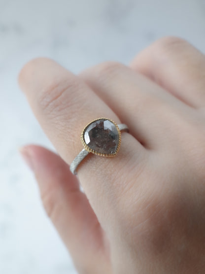 ソルトアンドペッパーダイヤモンドのリング - 1