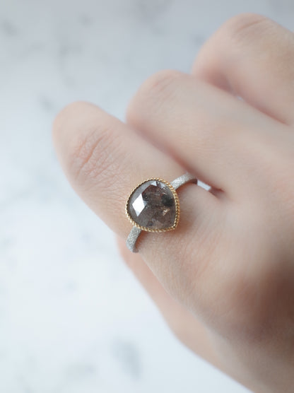 ソルトアンドペッパーダイヤモンドのリング - 1