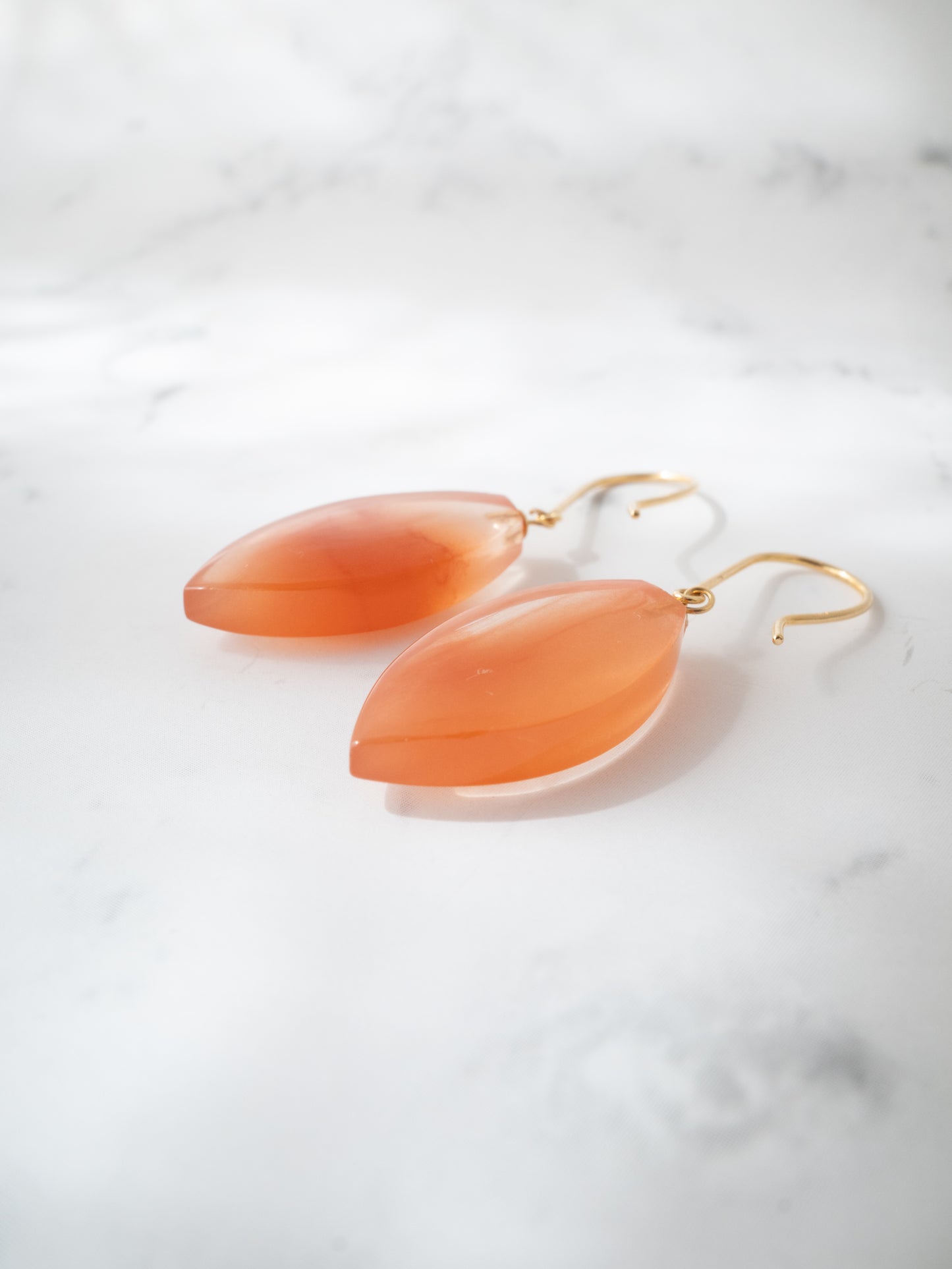 バイカラークォーツのピアス