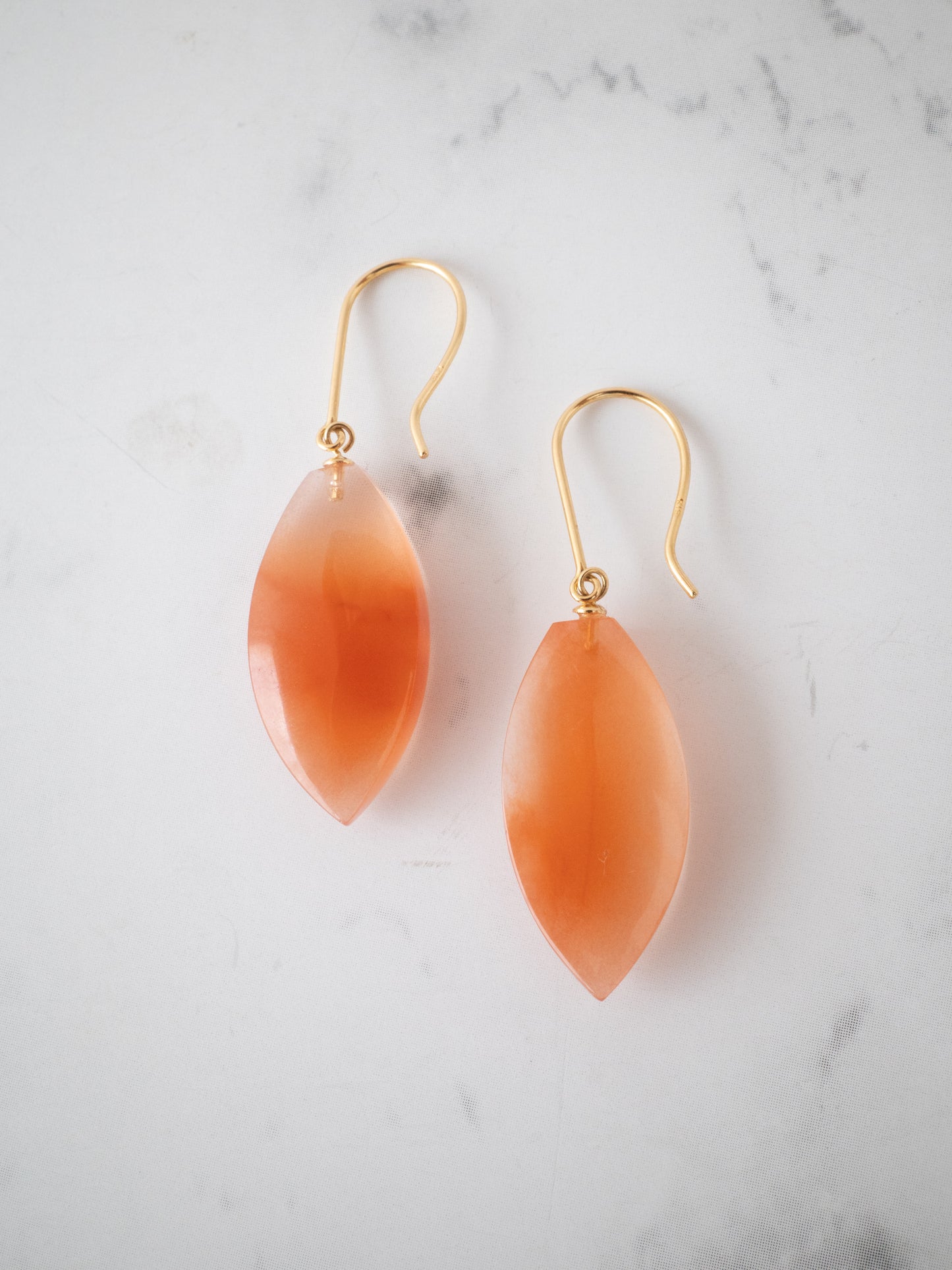 バイカラークォーツのピアス