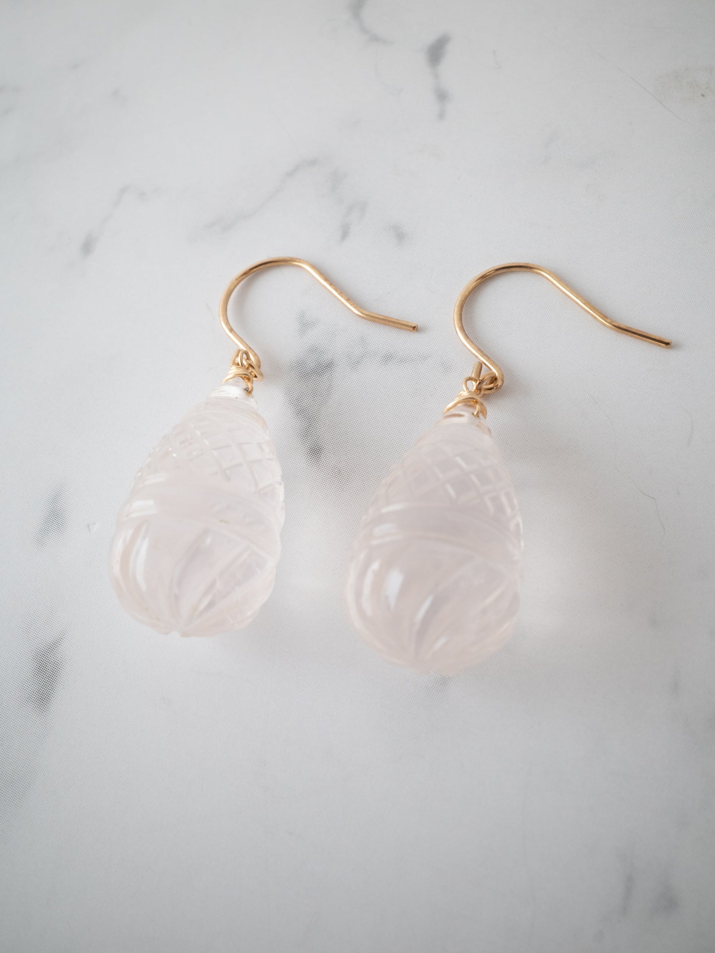 カービングローズクォーツのフックピアス - 2　