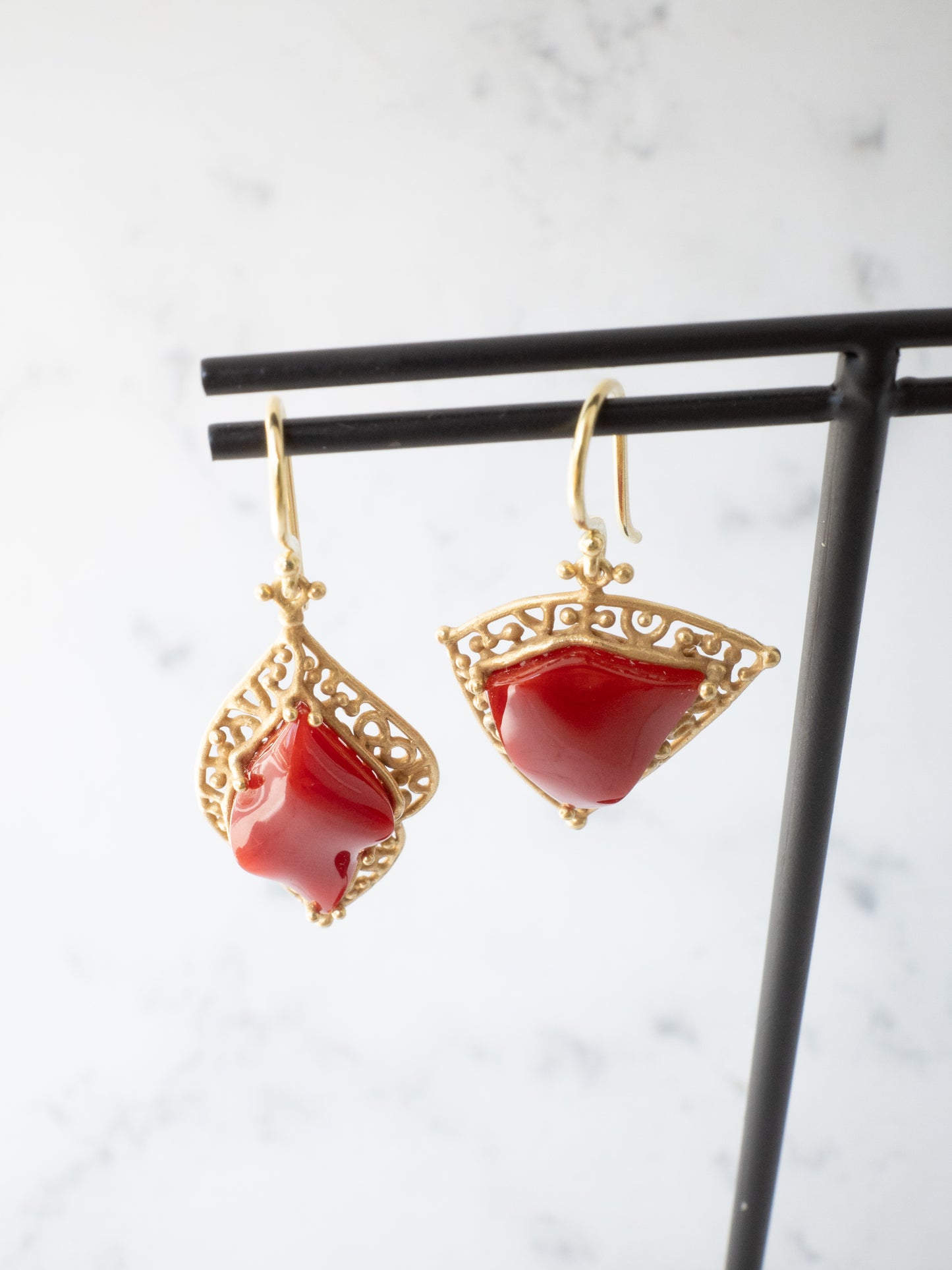 高知県産血赤珊瑚のピアス / K18YG