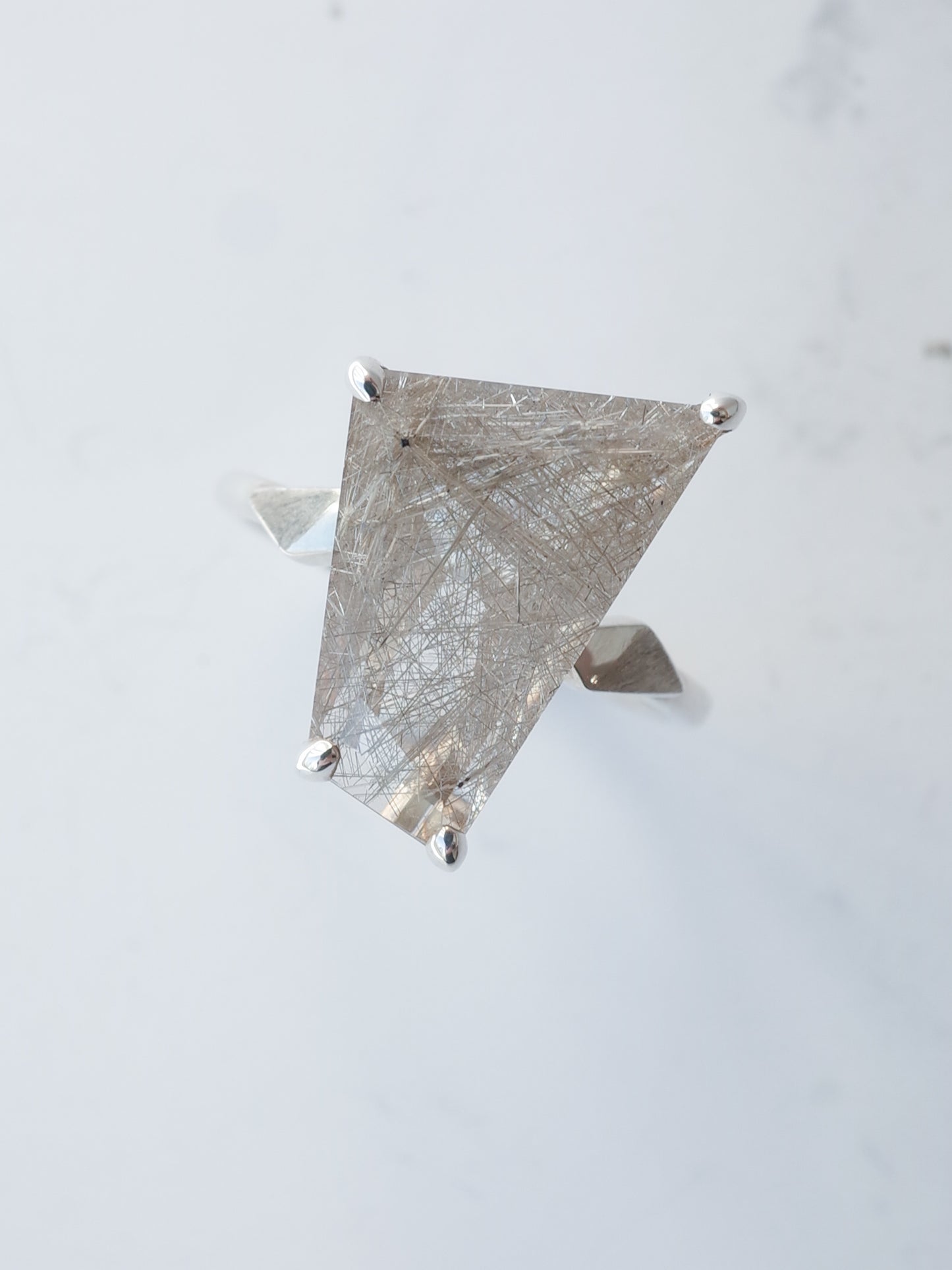 シルバールチルクォーツのリング - 2