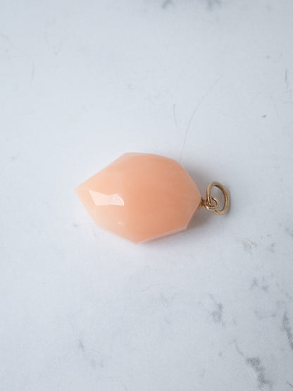珊瑚のペンダントトップ