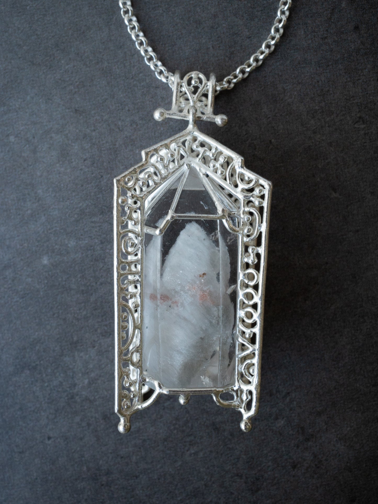 ファントムクォーツのシルバーペンダント・ ホワイト