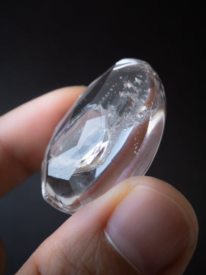 ネガティブクリスタルインクォーツのルース　