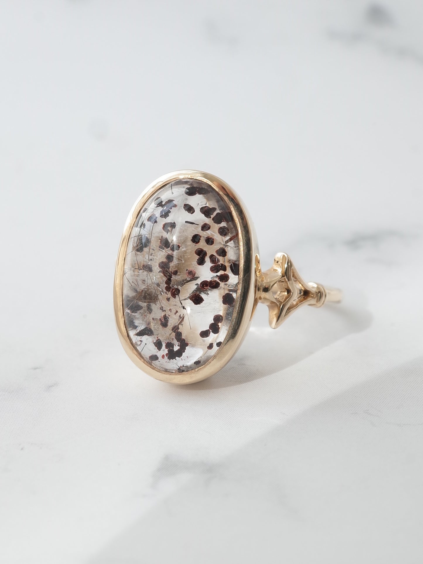 へマタイトインクォーツのブーケリング