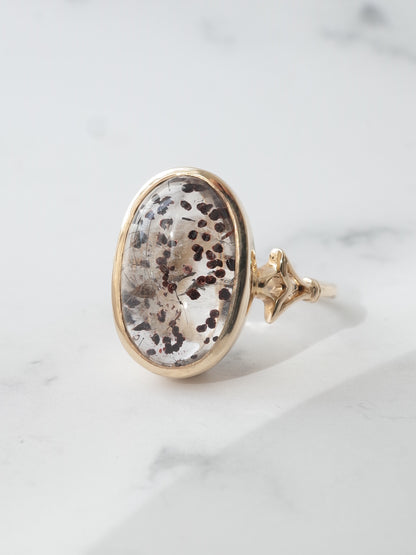 へマタイトインクォーツのブーケリング