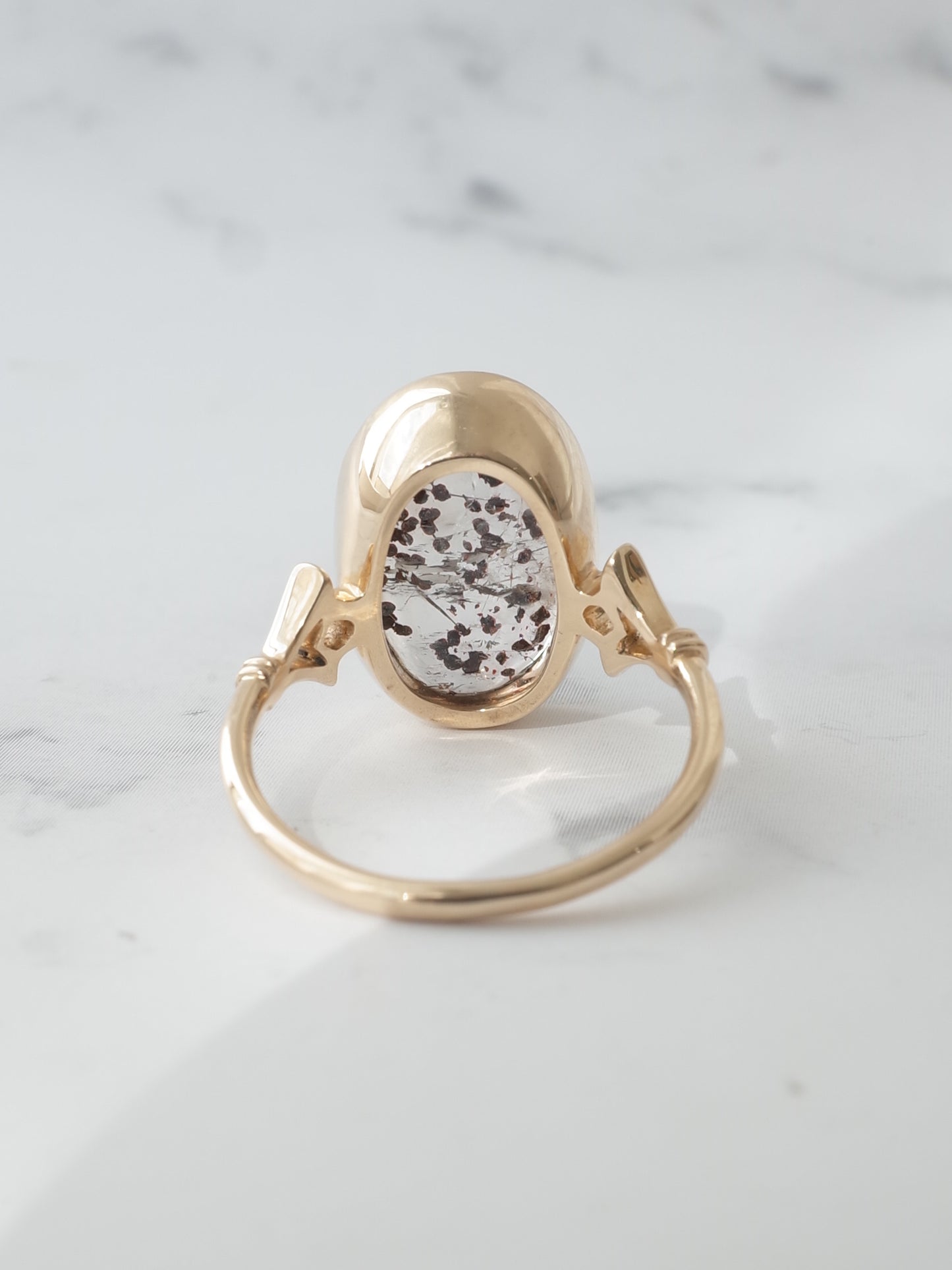 へマタイトインクォーツのブーケリング