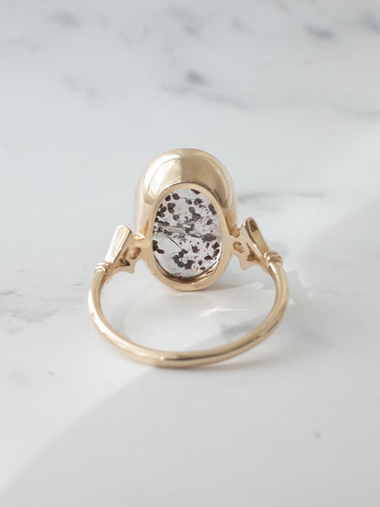 へマタイトインクォーツのブーケリング