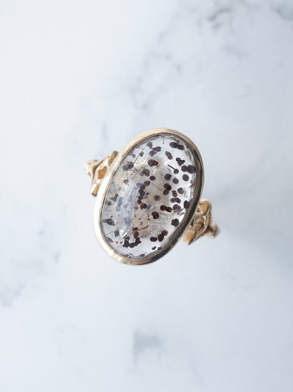 へマタイトインクォーツのブーケリング