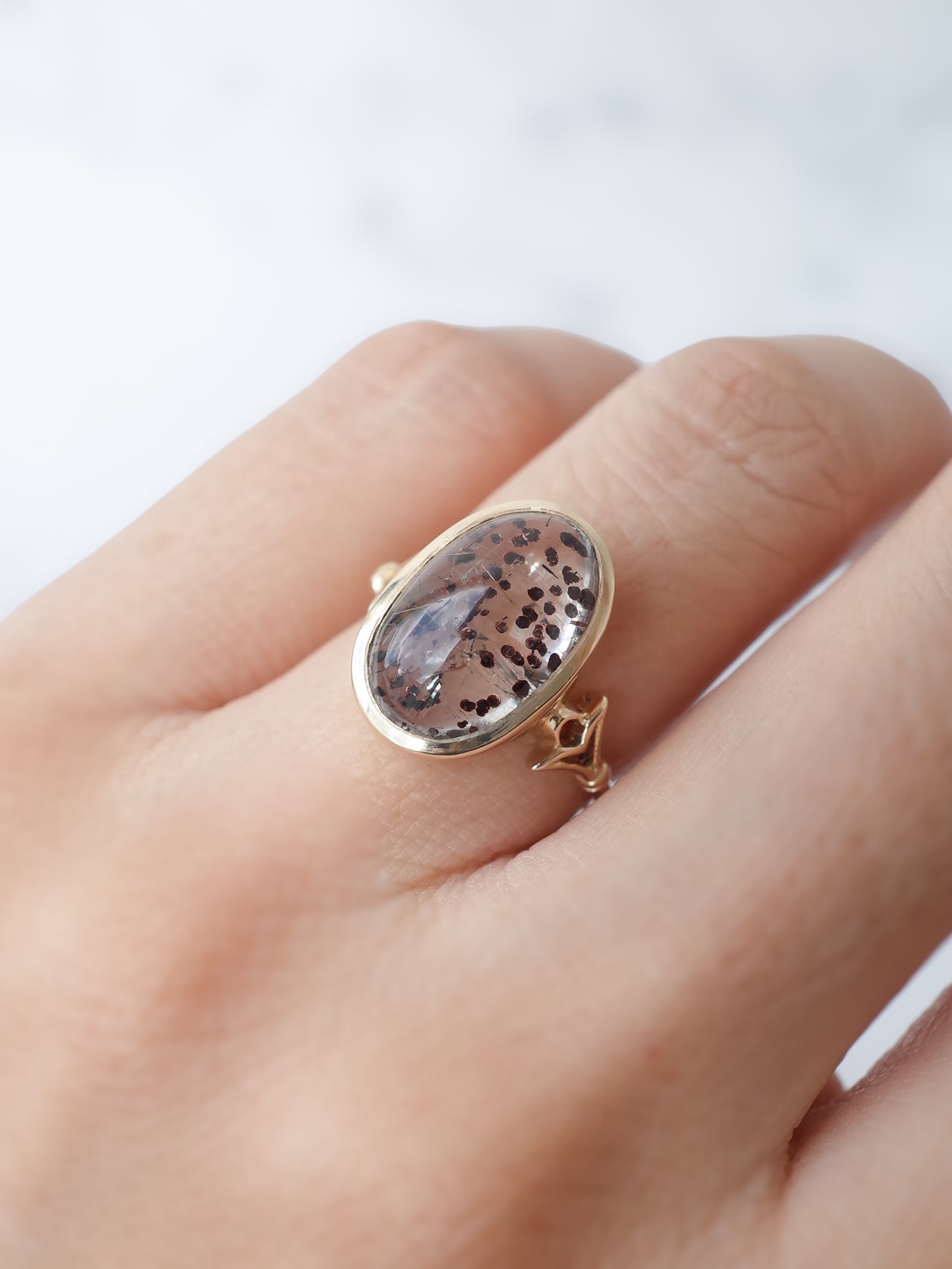 へマタイトインクォーツのブーケリング