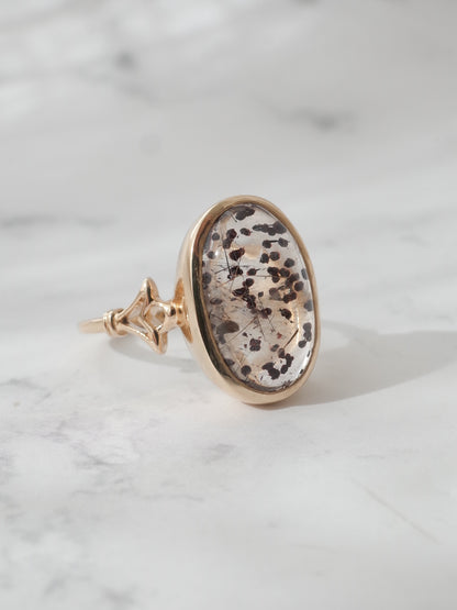 へマタイトインクォーツのブーケリング