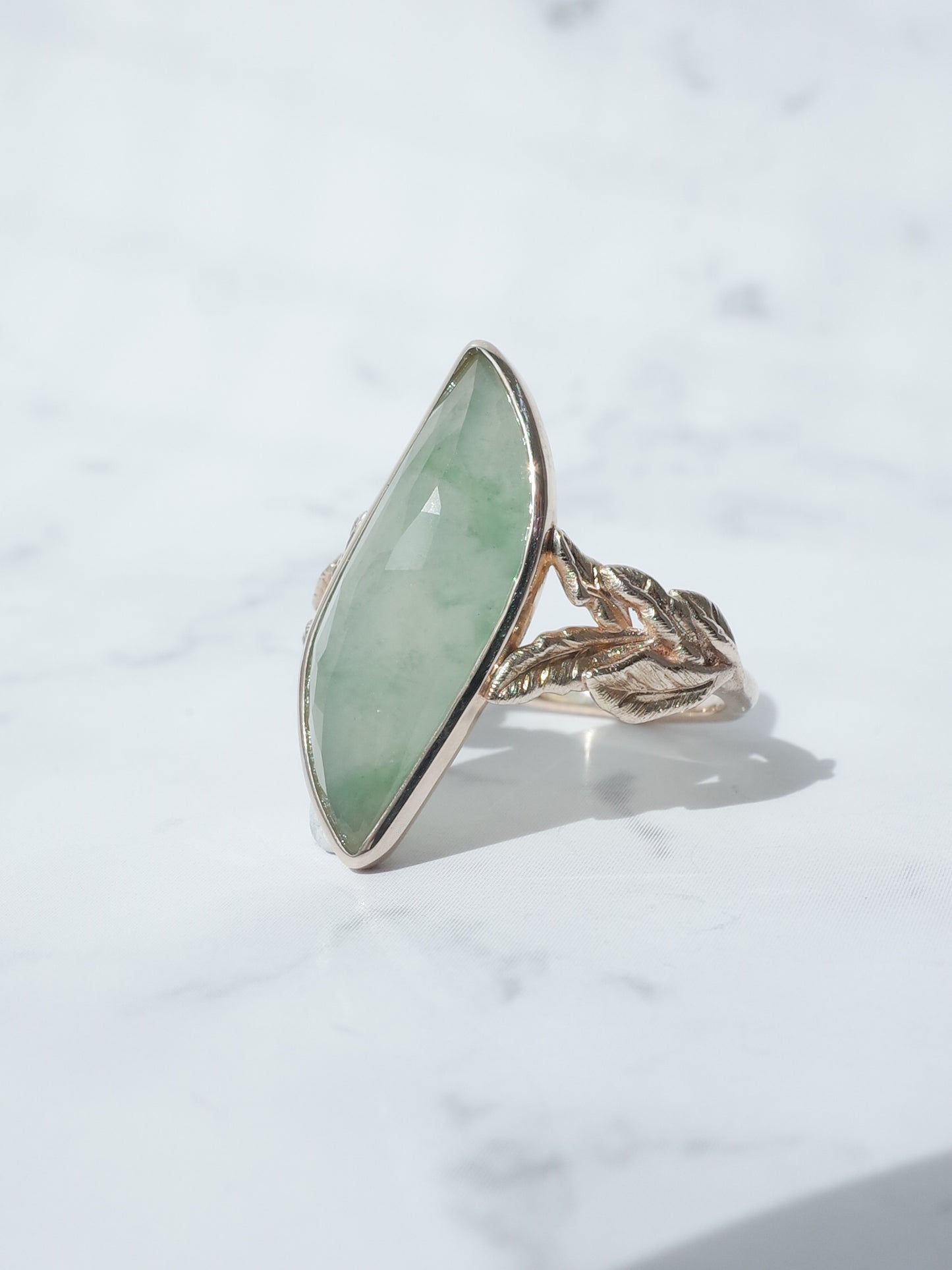 木漏れ日翡翠のリング