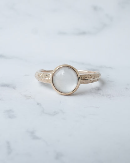 氷翡翠のシノワズリーリング