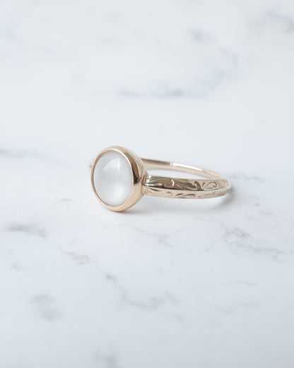 氷翡翠のシノワズリーリング