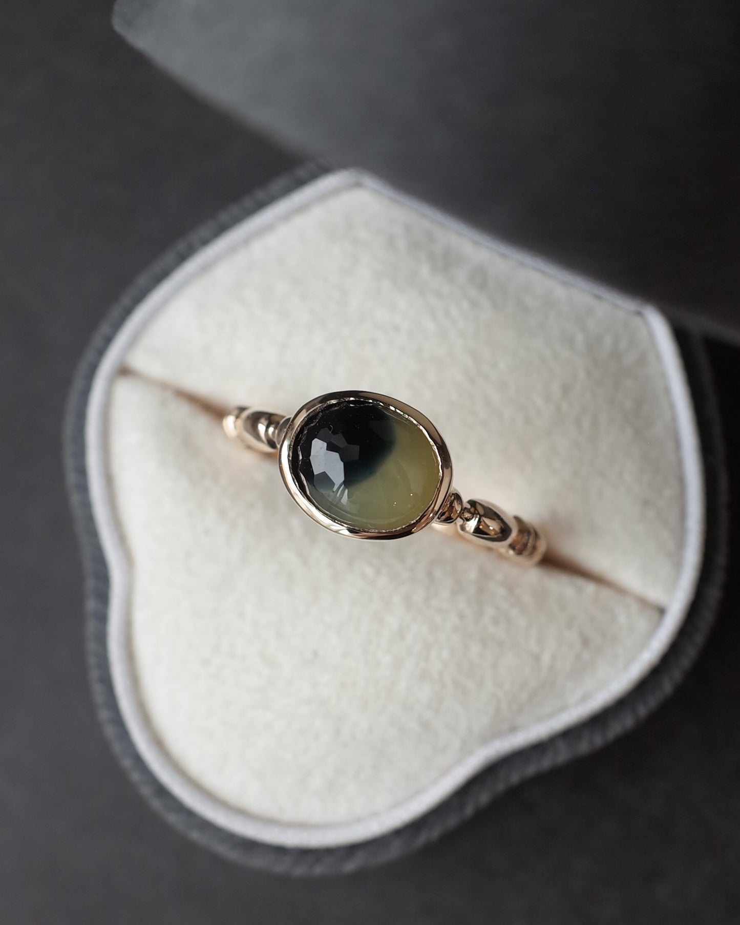 ミッドナイトムーンサファイアの夜空リング