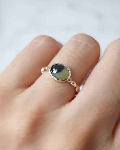 ミッドナイトムーンサファイアの夜空リング