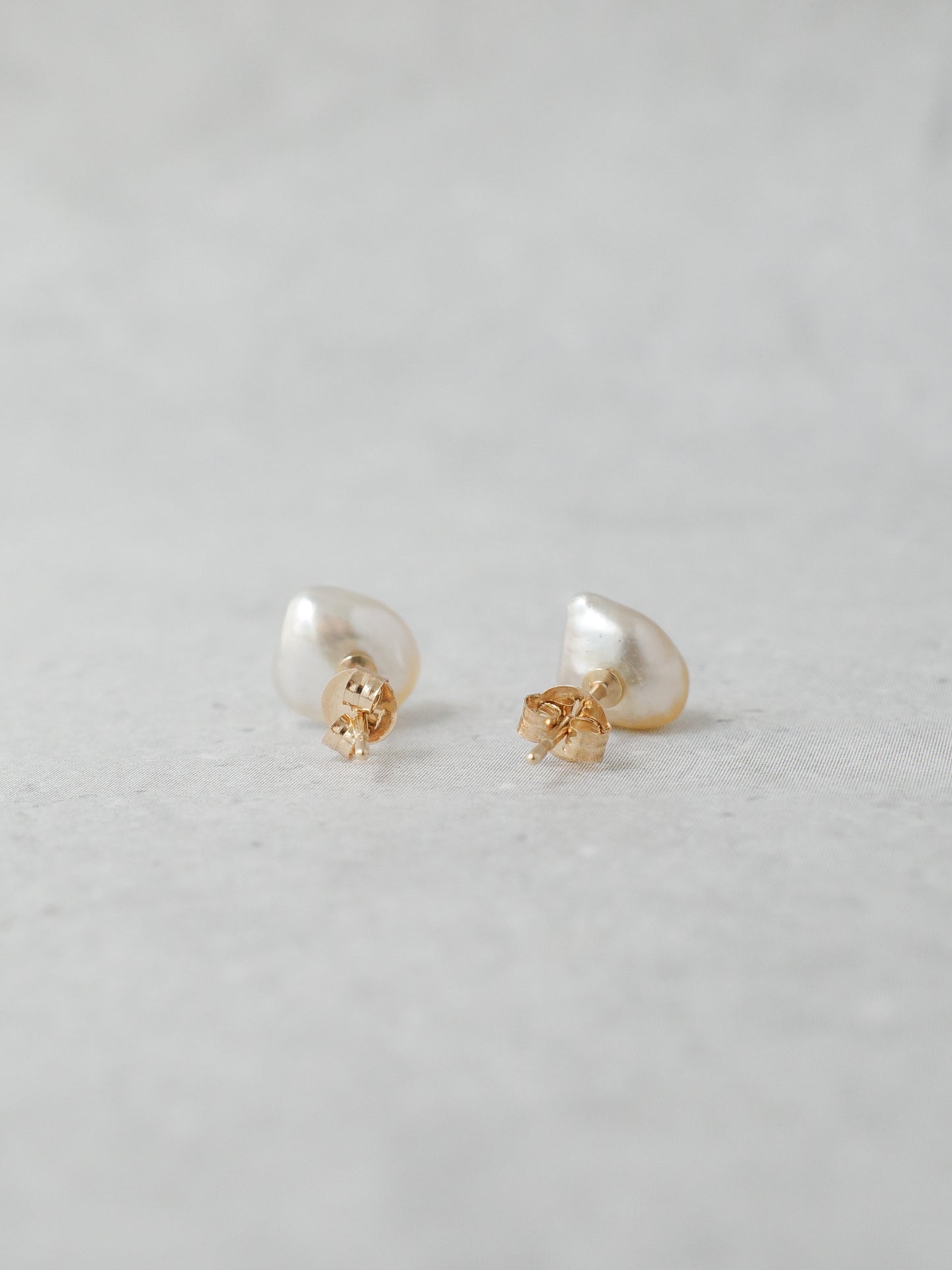 南洋ケシパールのスタッドピアス - 1
