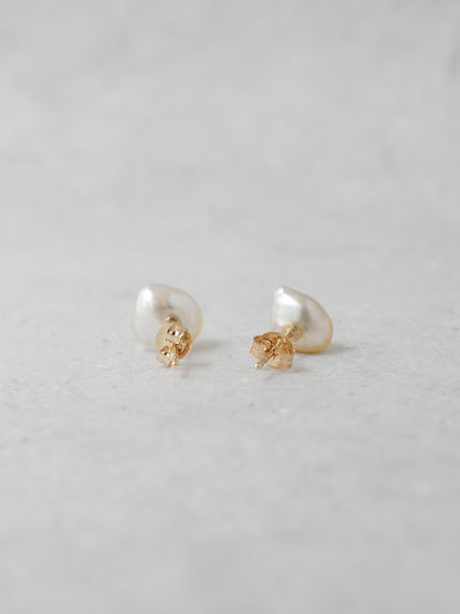 南洋ケシパールのスタッドピアス - 1