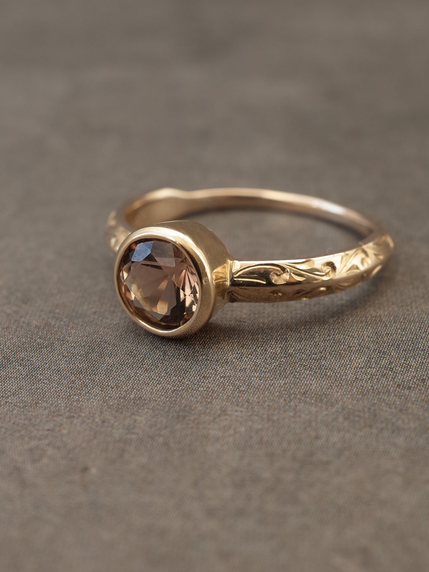 オレゴンサンストーンのシノワズリーリング-3