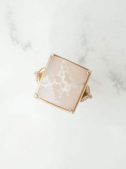 ピンクカルセドニーの三つ葉リング