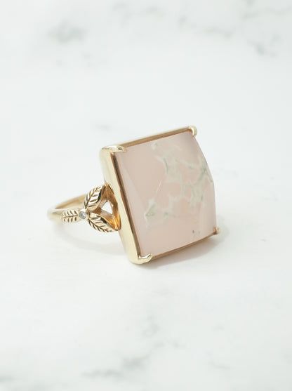 ピンクカルセドニーの三つ葉リング