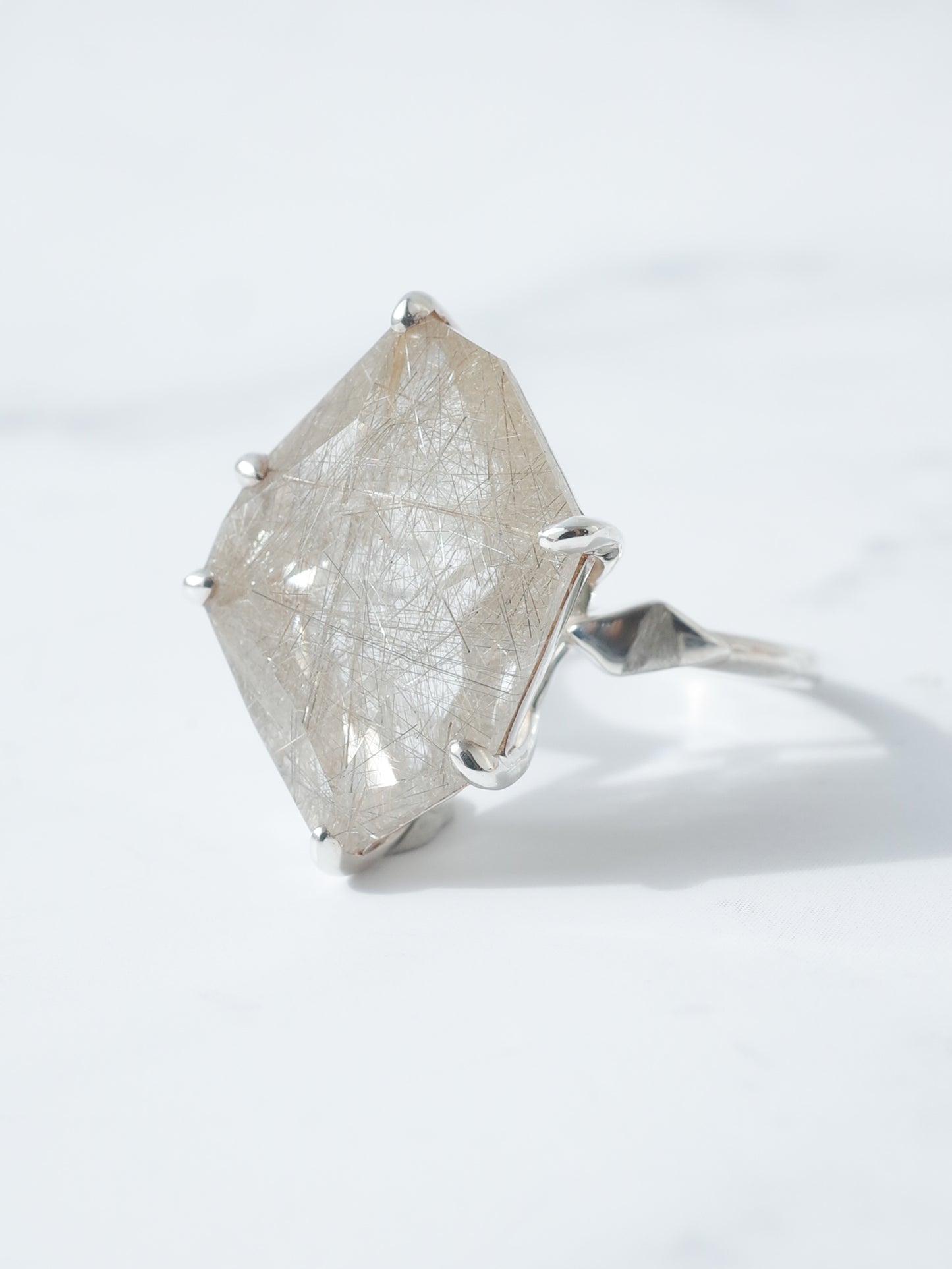 ランダムカットシルバールチルクォーツのリング