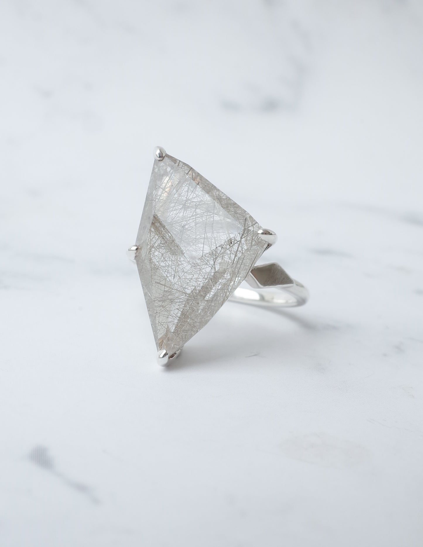 ランダムカットシルバールチルクォーツのリング - 2