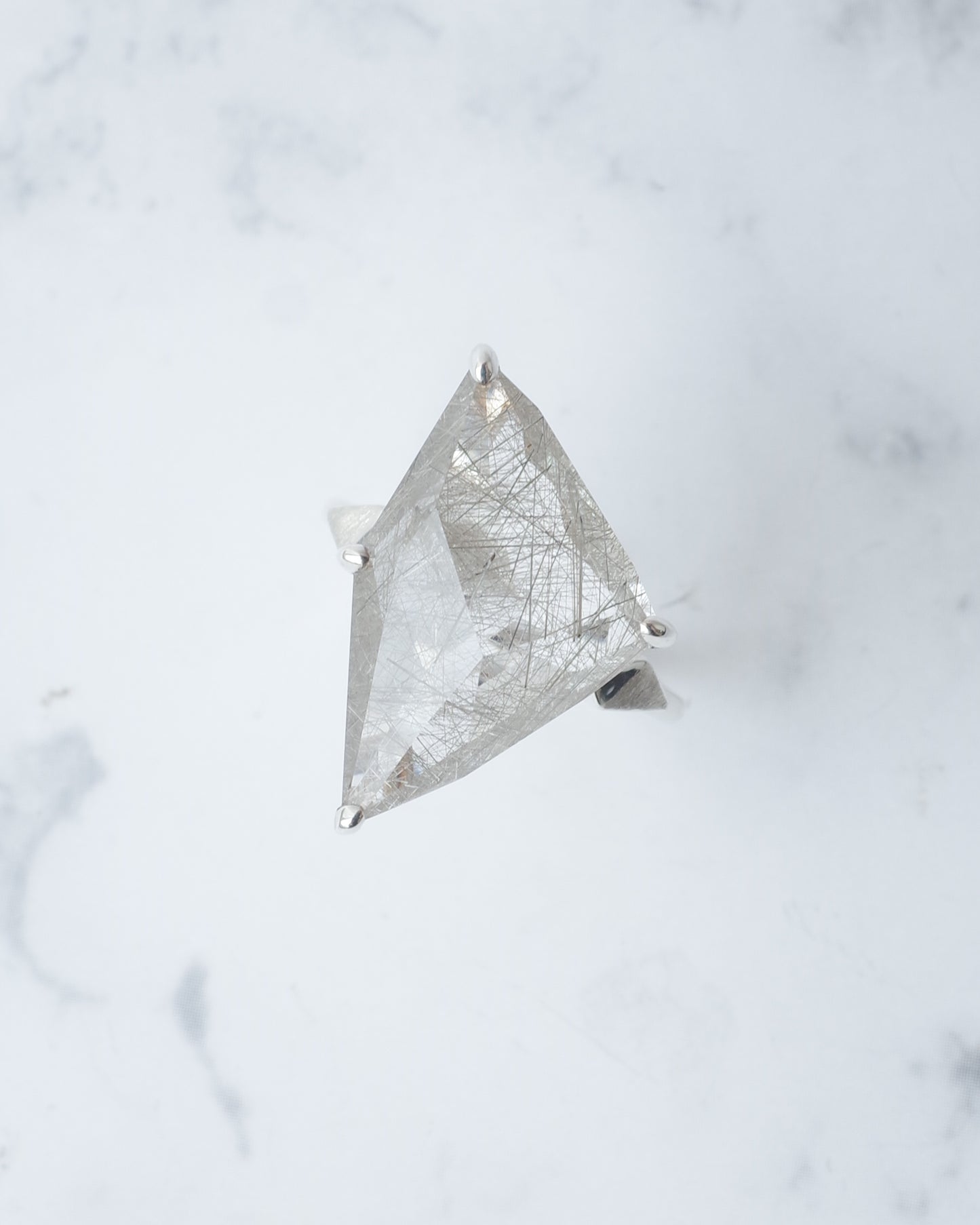 ランダムカットシルバールチルクォーツのリング - 2