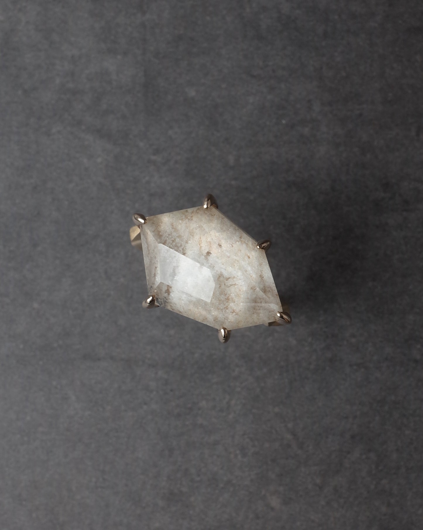 ホワイトガーデンクォーツのリング - 4