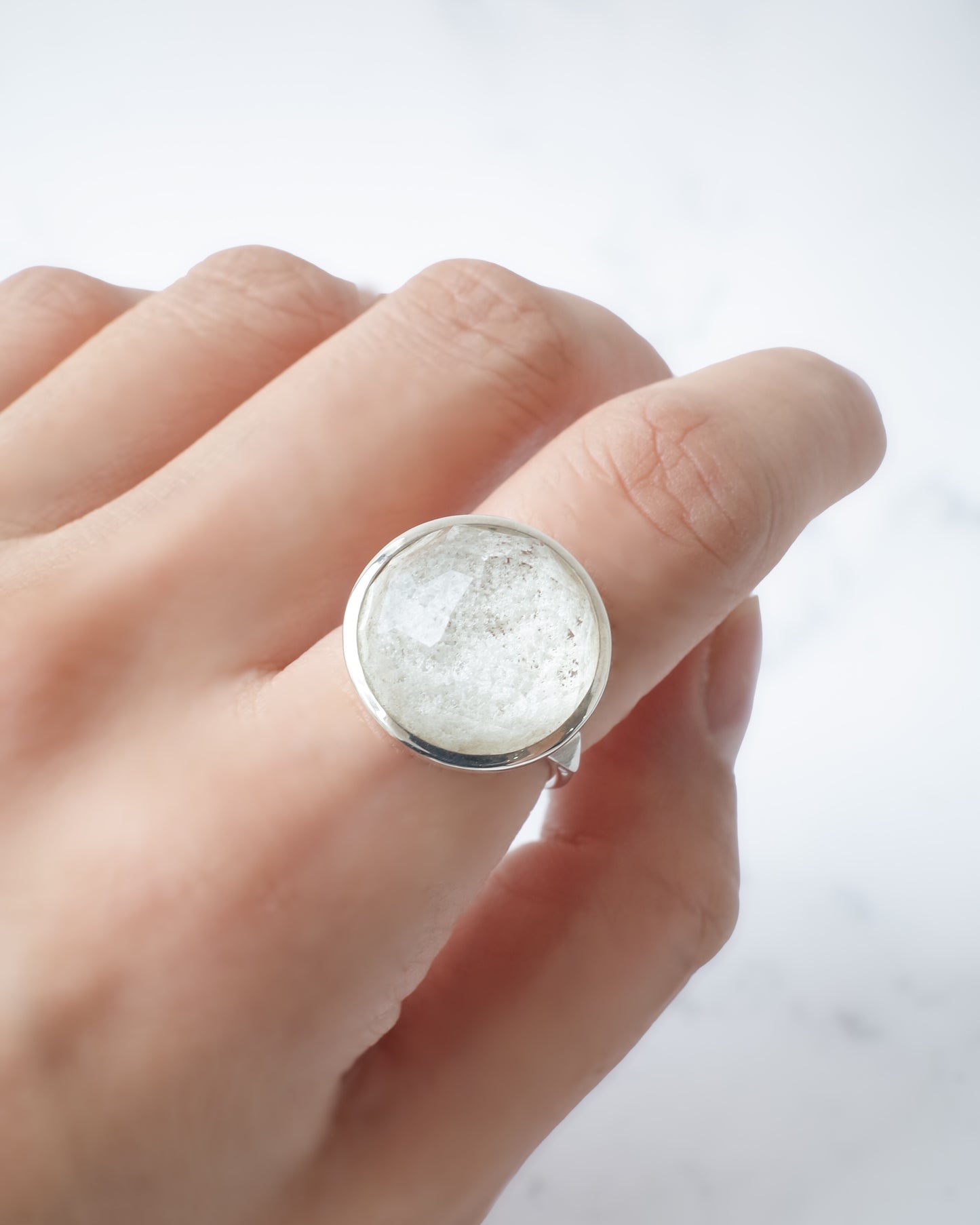 ランダムカットホワイトガーデンクォーツのリング- 3